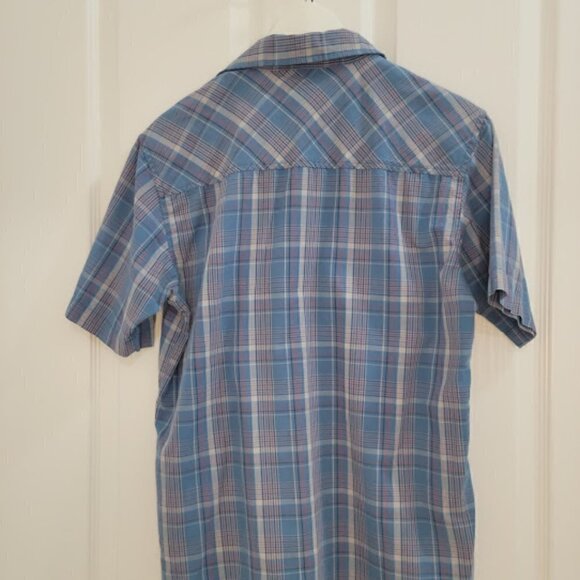 Split Men's Short Sleeve Button Down Classic Blue Plaid Print - Picture 2 of 11
